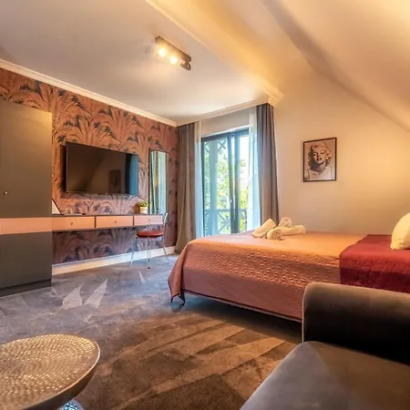 Viktoria Bed & Breakfast 3*